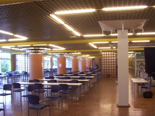 Die große Halle vor Spielbeginn